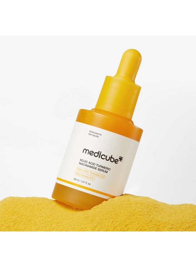 Medicube سيروم كبسولات توضيح وتوازن حمض الكوجيك والكركم (30 مل) للبقع الداكنة وتوحيد لون البشرة، سيروم وجه مضيء للتصبغ المفرط، تصحيح البقع وإشراقة متألقة، تركيبة يومية خفيفة الوزن - Image 1