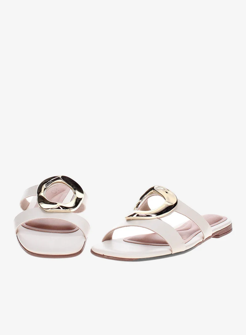 Beira Rio Off White Beira Rio Women’s Flat Summer Footwear – Lightweight Slip-On Comfort with Stylish Casual Design for Women | Best Price UAE