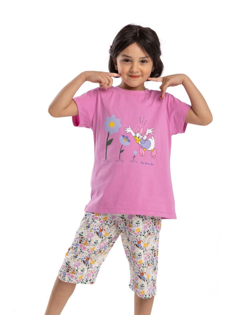 طقم بيجاما صيفي للبنات الصغيرات بنقشة بطة ديزي، مناسب للأطفال بعمر 4 سنوات. ملابس نوم خفيفة الوزن وجيدة التهوية، مثالية للاستخدام المريح في الطقس الدافئ. - Image 3