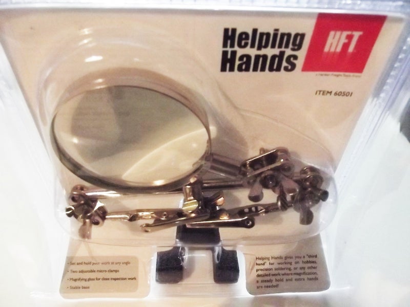 HFT 1 X Helping Hands with Magnifying Glass and 2 Adjustable Clips - Image 2