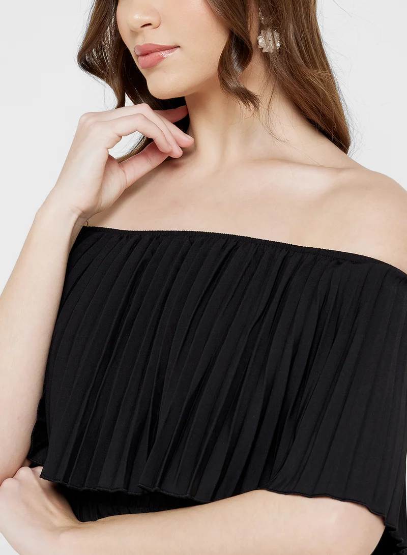 ايلا Off Shoulder Pleated Dress