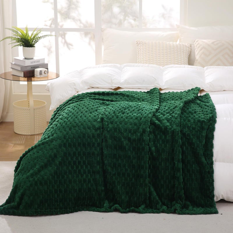 Puncuntex Dark Hunter Green Throw Blanket 50"Ã—60" inches Fuzzy 3D Jacquard Decorative Flannel Fleece Super Soft Plush Cozy Blanket for Couch Sofa Chair Lightweight - Image 4
