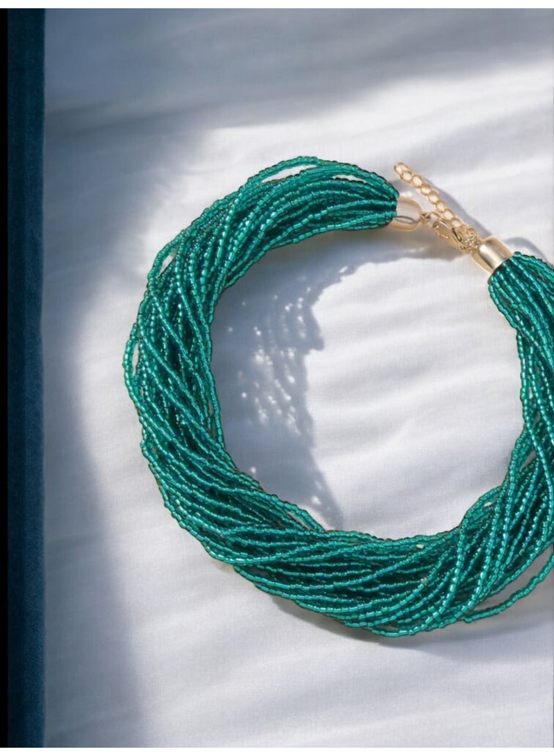 ANUM BY MUNA Handmade Twisted Beaded Necklace in Emerald Green – Elegant Design - Image 2