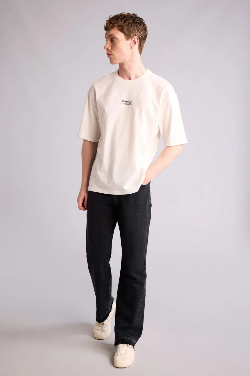 ديفاكتو Boxy Fit Printed Short Sleeve T-Shirt