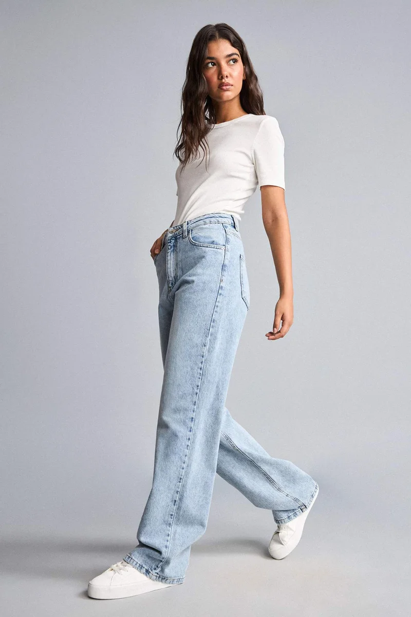90's Wide Leg High Waist Jeans