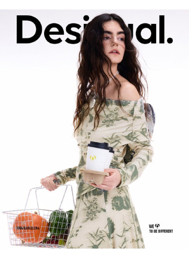 DESIGUAL تي شيرت نسائي بطبعة زهور بأكتاف باردة - مجموعة خريف/شتاء 2025 - Image 1