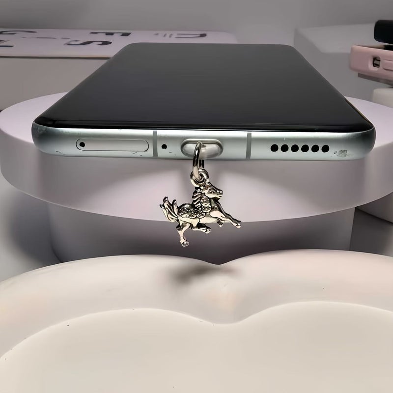 سدادة غبار للهواتف المحمولة بتصميم عام الحصان، من نوع USB-C، كهدية احتفالية - Image 5