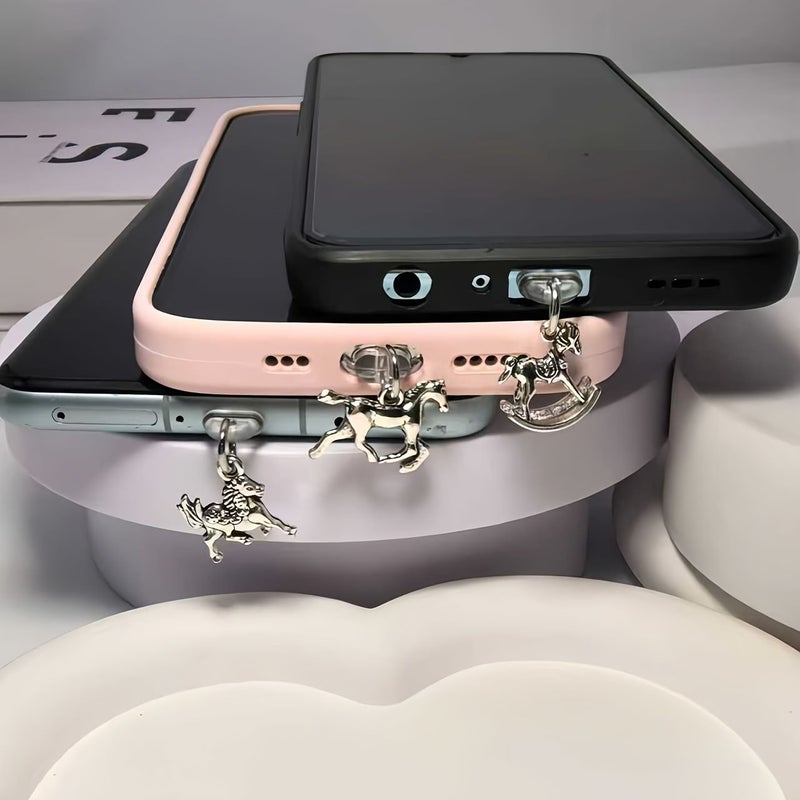 سدادة غبار للهواتف المحمولة بتصميم عام الحصان، من نوع USB-C، كهدية احتفالية - Image 1