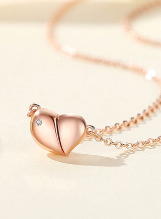 Original Fashion Design Necklace Suitable for Women's Daily Wear Rotate to turn the heart into acacia bean shape - pzsku/ZFA30070A0B27DD7B7DE2Z/45/_/1684939933/c3506a44-4016-41af-9333-a6dd9f0938c3