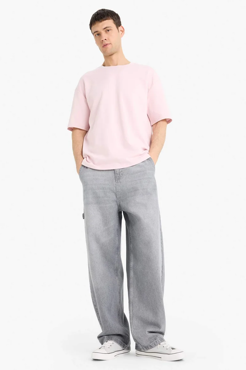 ديفاكتو Oversize Fit Crew Neck Short Sleeve T-Shirt