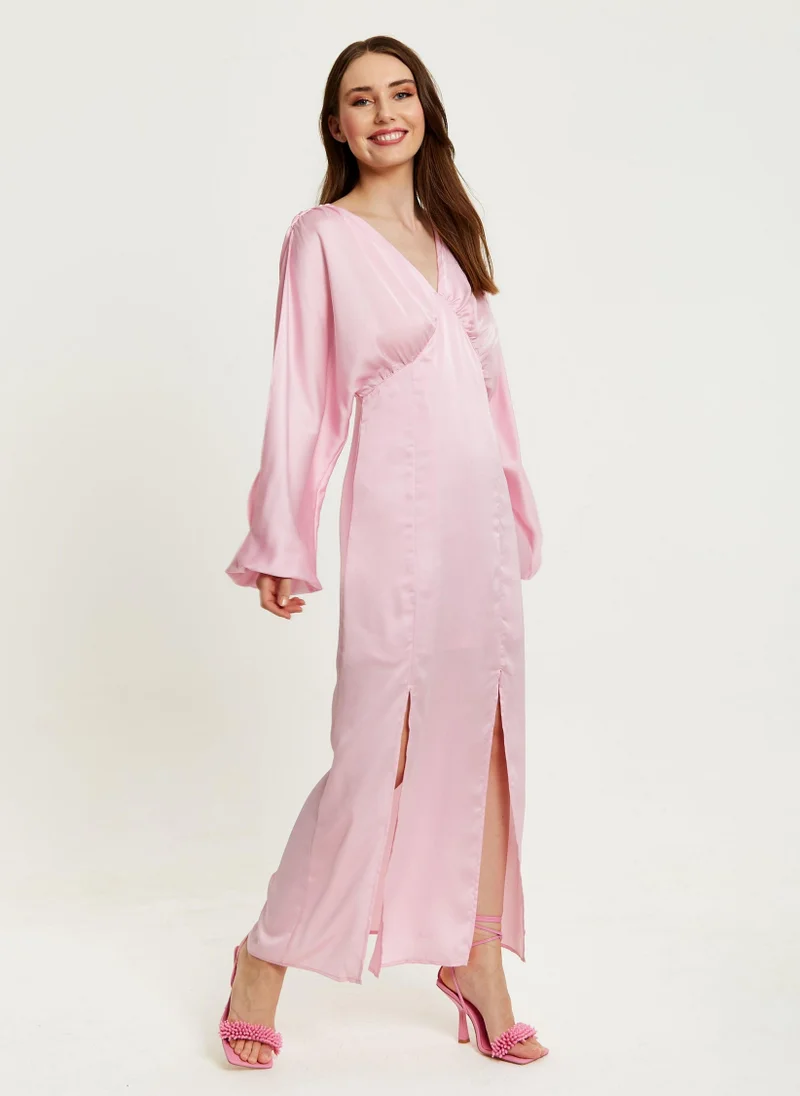 Liquorish Light Pink Maxi Dress With Sleeve Slits