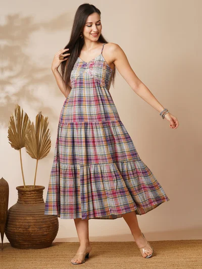جلو باص Women Embroidered A-Line Midi Ethnic Dresses