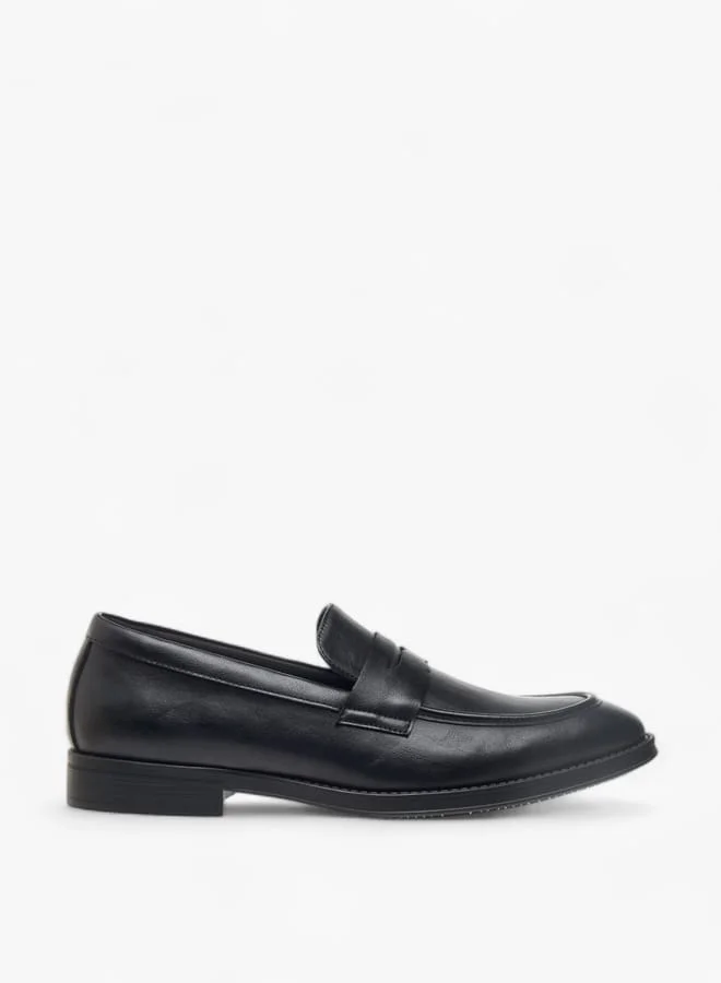 ال بي ال من شو اكسبرس Men Solid Loafers with Cutout Detail