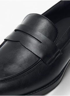 LBL by Shoexpress Men Solid Loafers with Cutout Detail  - Image 4