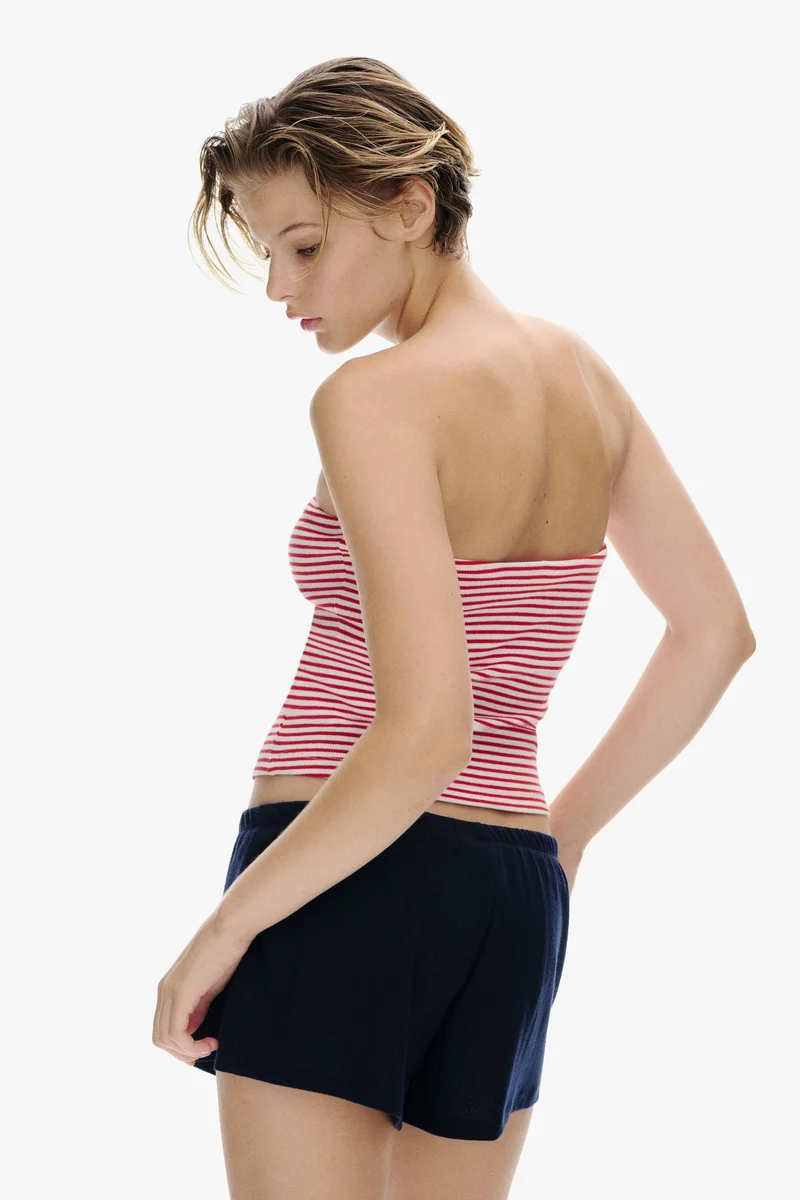 اتش اند ام شورت جيرسيه بتصميم سهل الارتداء