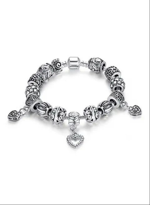 سوار مطلي بالفضة على شكل قلب