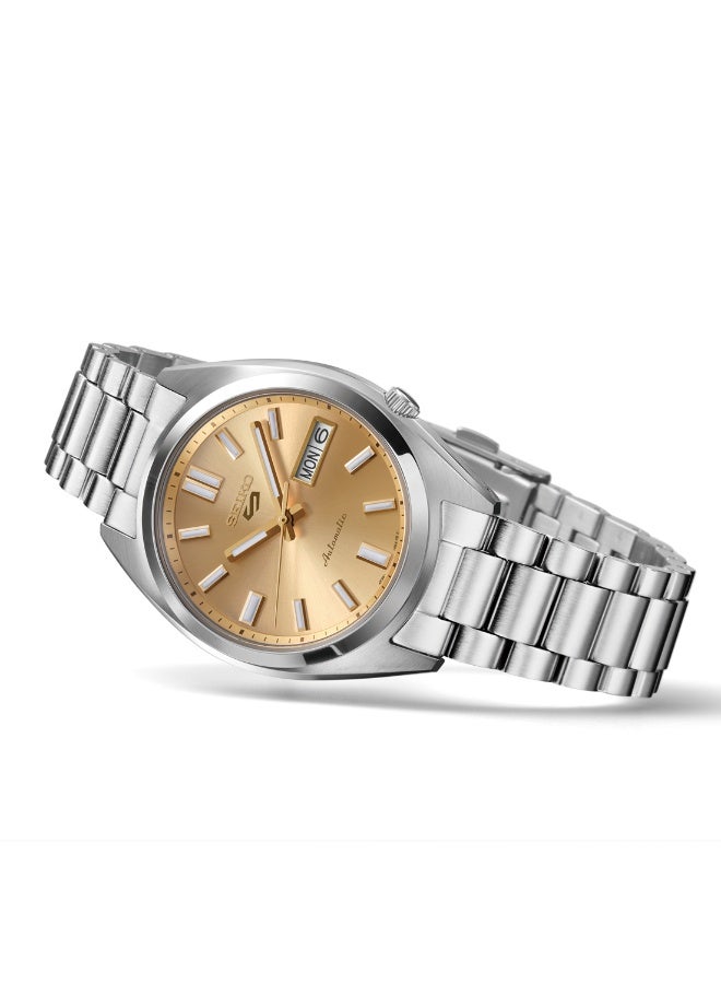 Seiko ساعة سيكو 5 سبورت الأوتوماتيكية SRPL59K1، قرص ذهبي 37.4 مم، سوار من الفولاذ المقاوم للصدأ، مقاومة للماء حتى 100 متر - Image 2