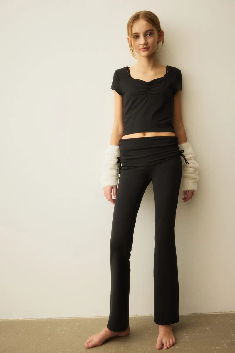H&M Cropped sports top with SoftMove™