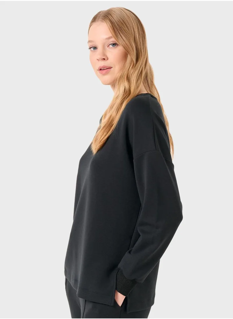 جيمي كي Crew Neck Overszied Sweatshirt