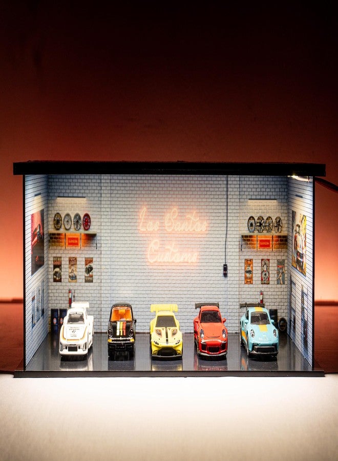 Garage64 مجسم جراج أكريليك Garage64 Los Santos Customs بمقياس 1:64 مع إضاءة LED لسيارات مصبوبة (30×14×10 سم) - ورشة تعديل مستوحاة من لعبة GTA لسيارات Hot Wheels وJDM وMini GT - Image 3