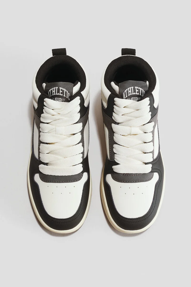 اتش اند ام حذاء رياضي مرتفع بالأعلى