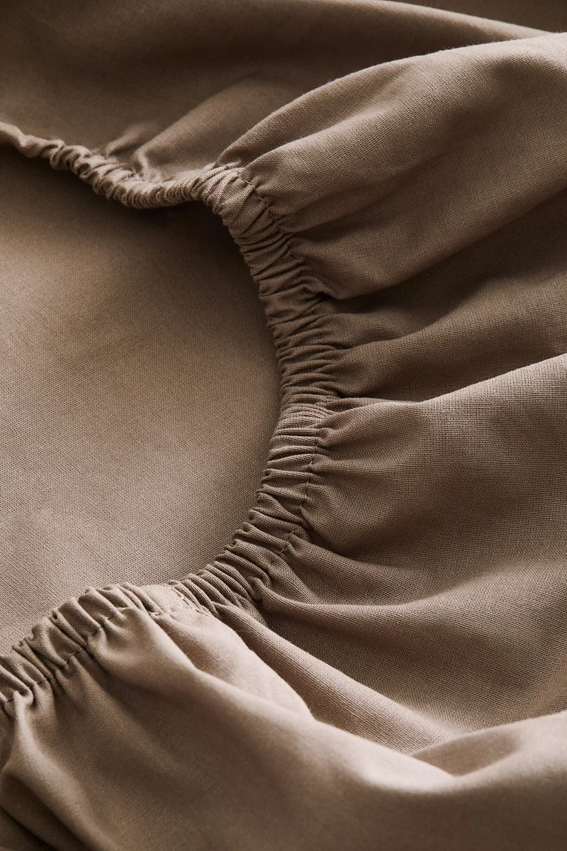 H&M Fitted cotton sheet