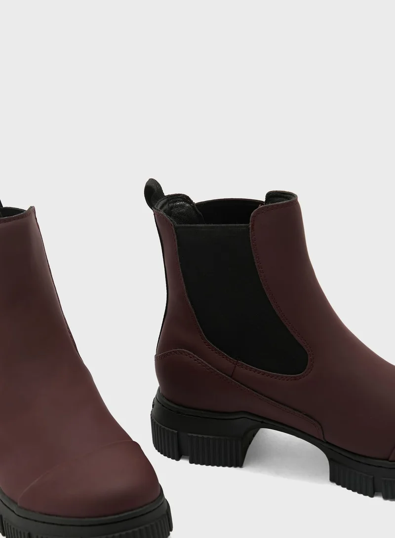 NINE WEST Iola3-A Low-Heel Ankle Boots