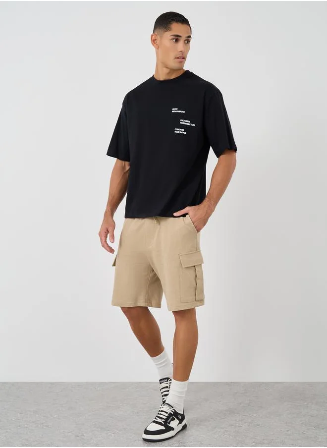 جاك اند جونز Jack & Jones Solid Mid Rise Shorts with Cargo Pockets