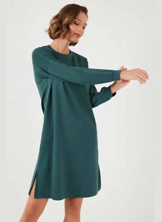 ليلا تونيك ليلا مودست أويشو قماش بقصة مريحة بفتحة للنساء