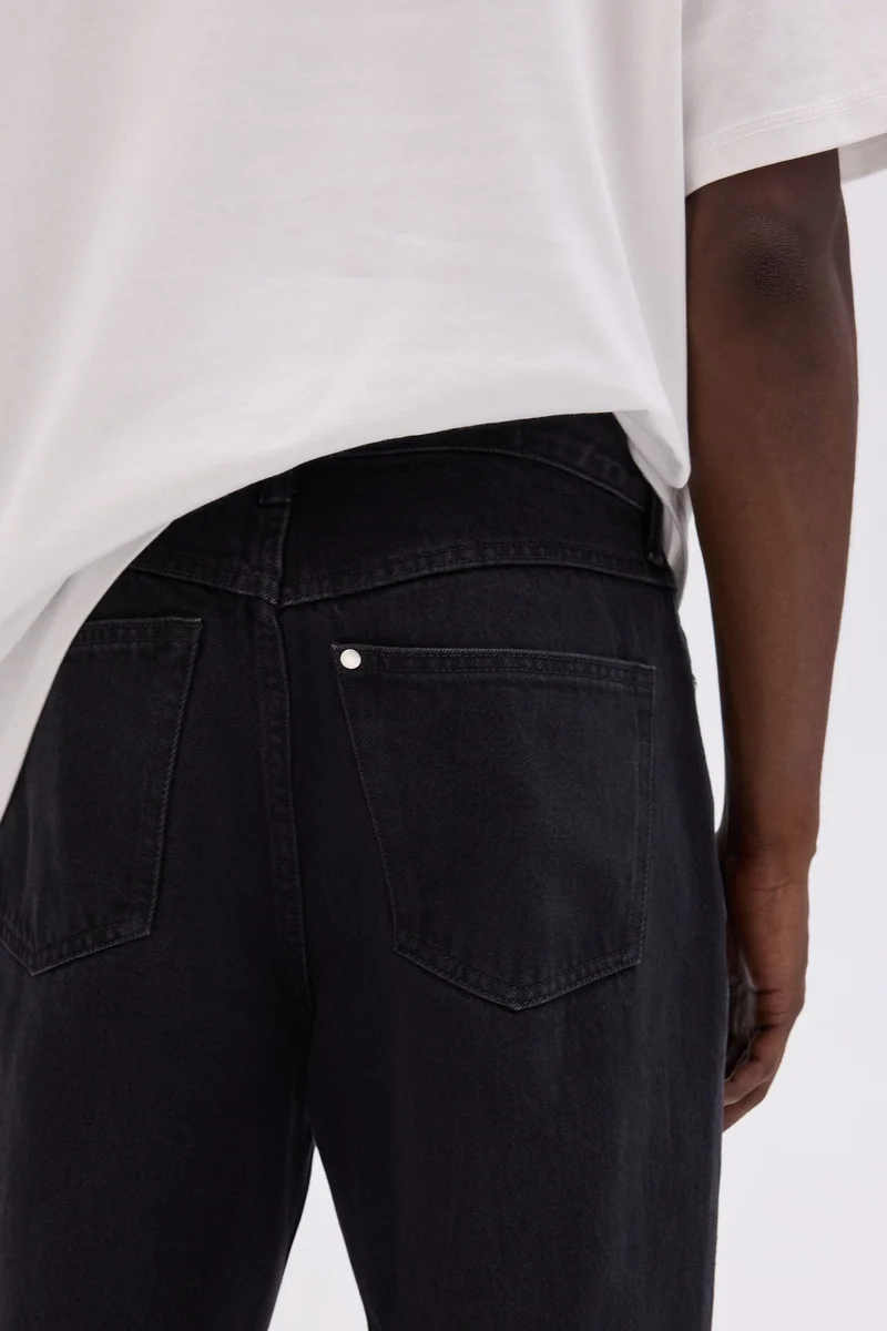 اتش اند ام جينز بخصر عالي وقصّة بوت كت