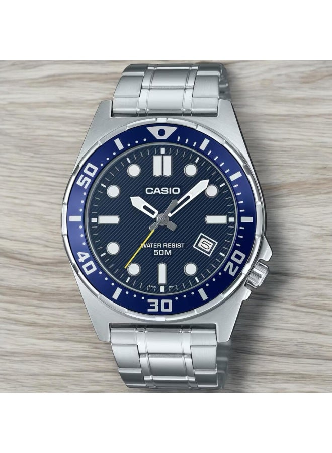 CASIO Men's Stainless Steel Analog Watch MTD-135D-2AVDF - 43.6 mm - Image 3