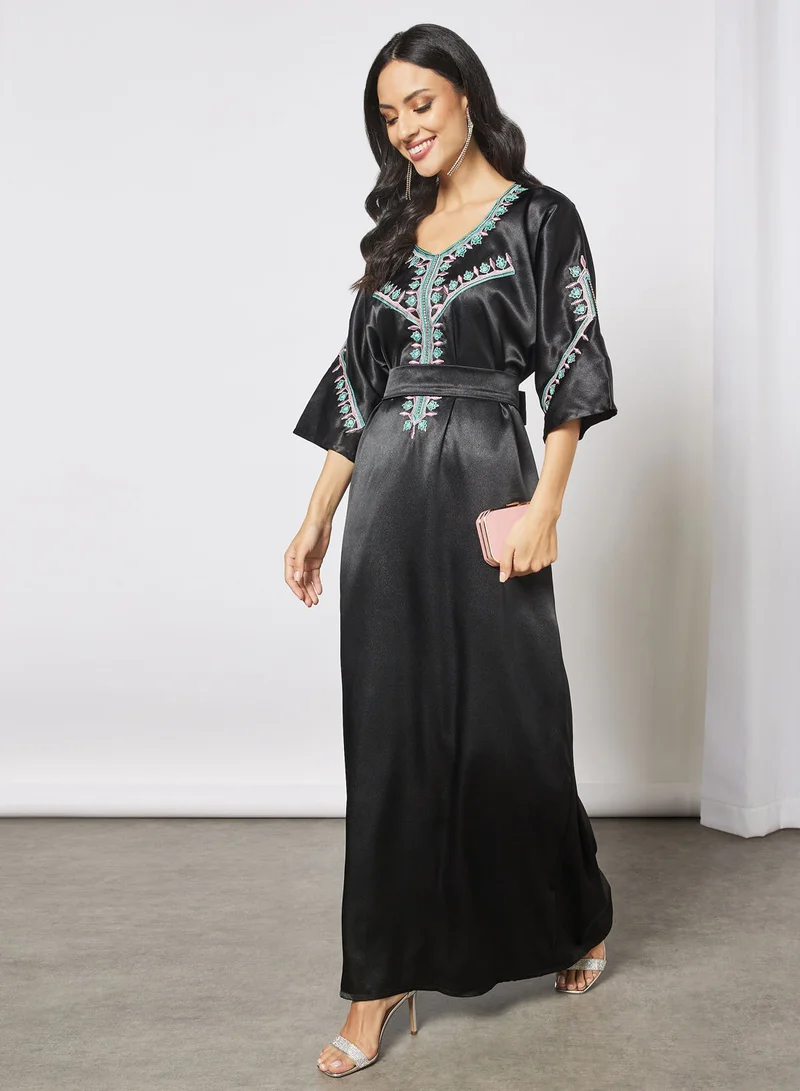 Hayat Jalabiya With Colored Leaf Embroidery In Front And Arms With Belt
