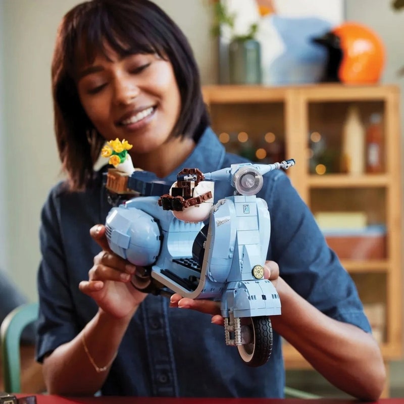 LEGO - Creator Expert Vespa 125 1106 Pieces - 10298 - Image 3