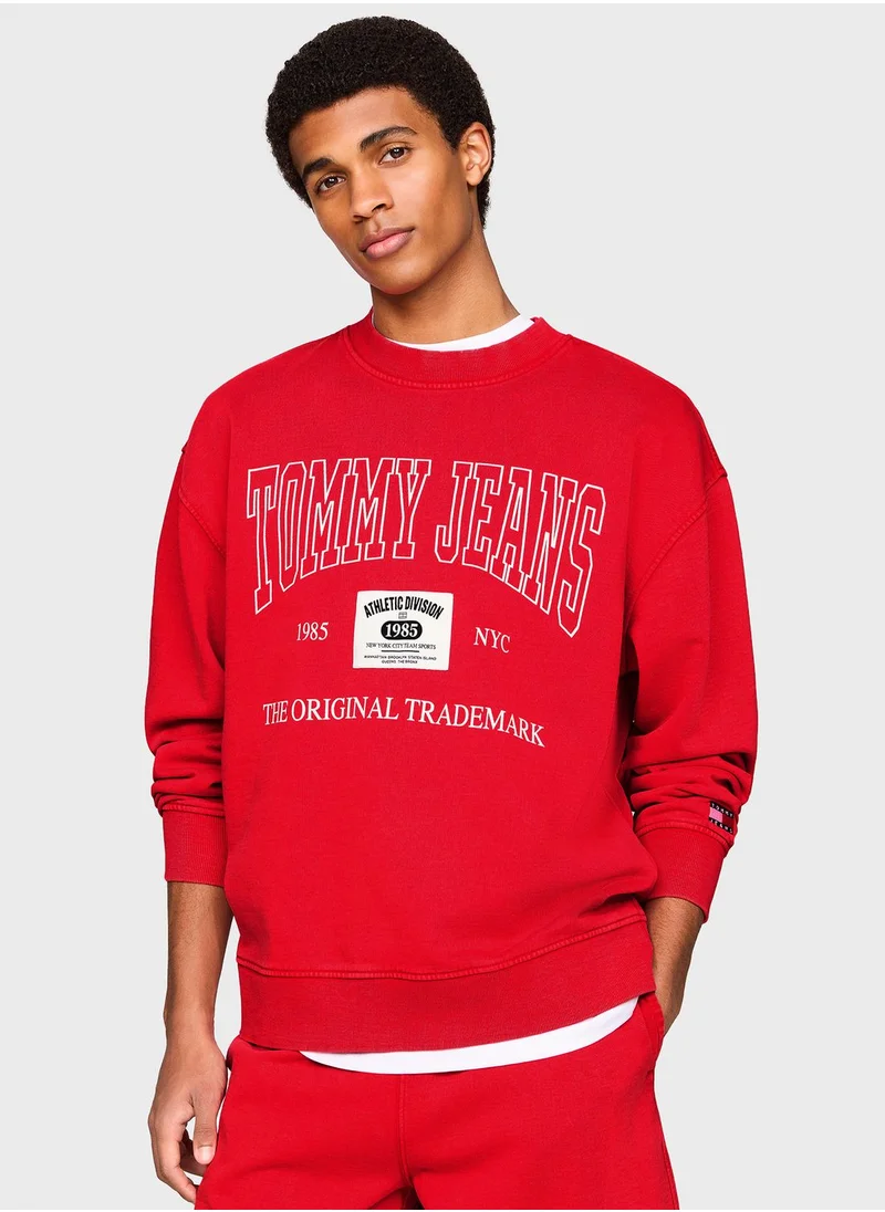 TOMMY JEANS Graphic Relaxed Fit Sweatshirt