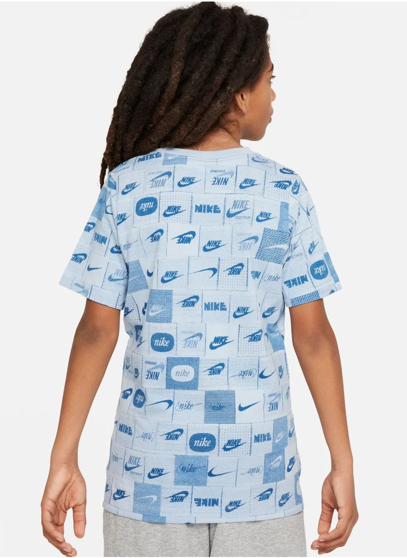 Nike Youth Nsw Club Seasonal Aop T-Shirt