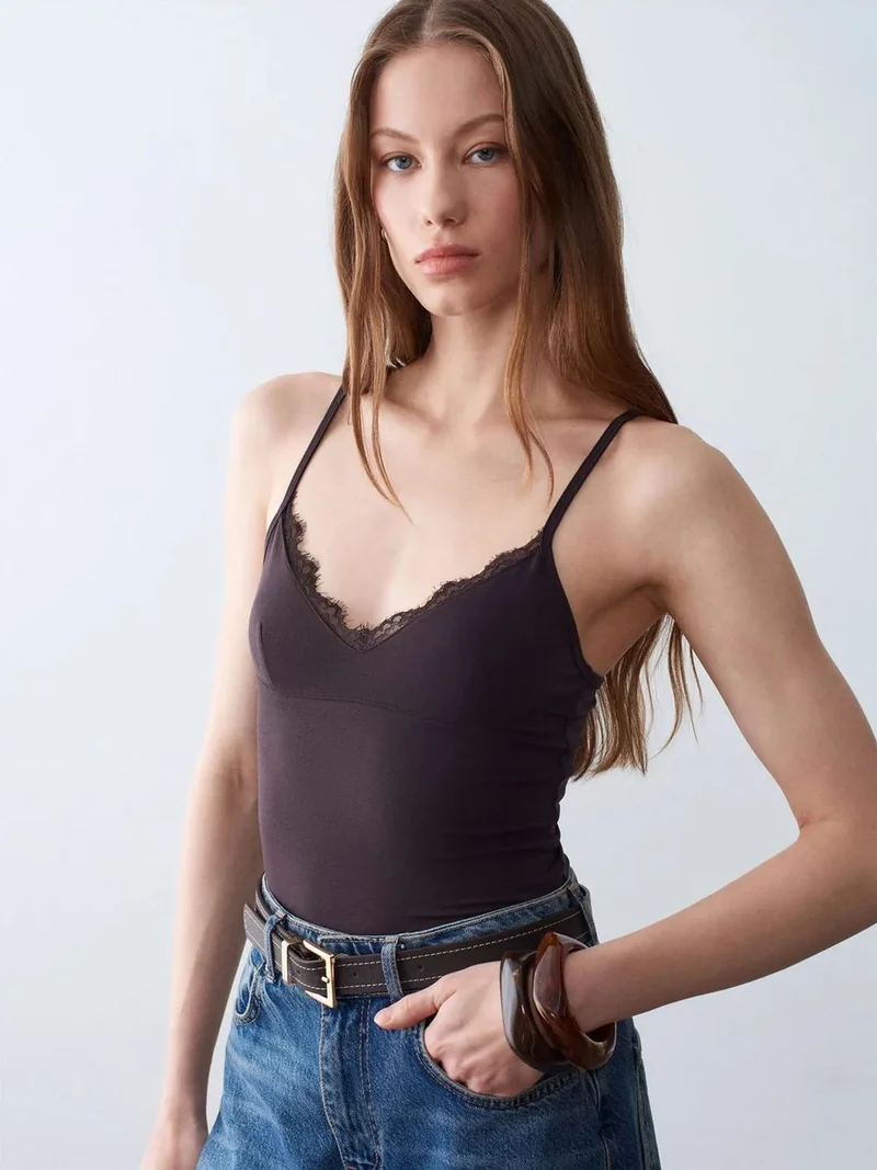 Dilvin DILVIN Lace V-Neck Sleeveless Cami Blouse