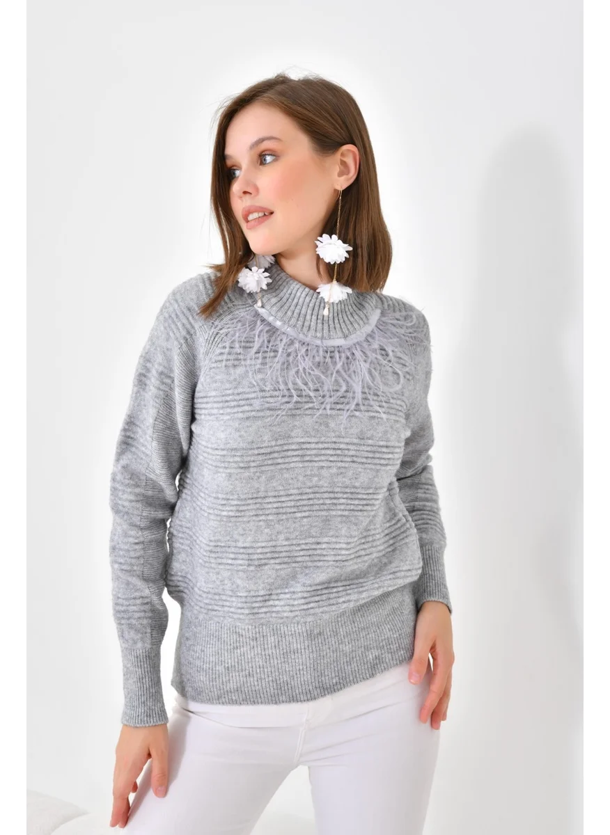 Garmi Ftz Women Women's Feather Detailed Sweater Gray