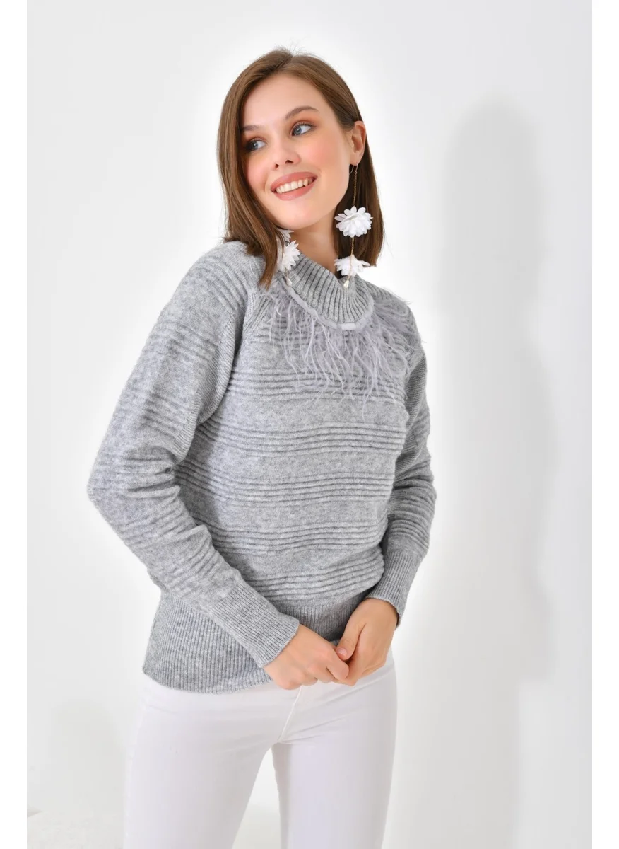 Garmi Ftz Women Women's Feather Detailed Sweater Gray