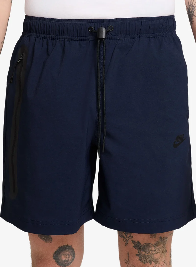 نايكي شورت منسوج تقني