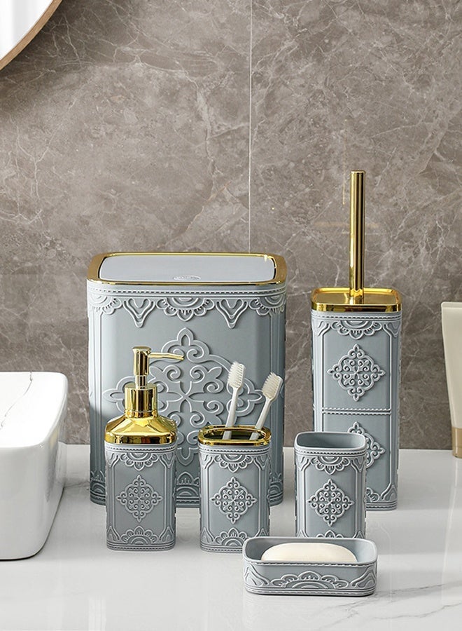 طقم إكسسوارات حمام من 6 قطع، طقم حمام بلاستيكي مع سلة مهملات وفرشاة مرحاض وموزع صابون وصحن صابون وكوب فرشاة أسنان وحامل فرشاة أسنان (رمادي) - Image 1