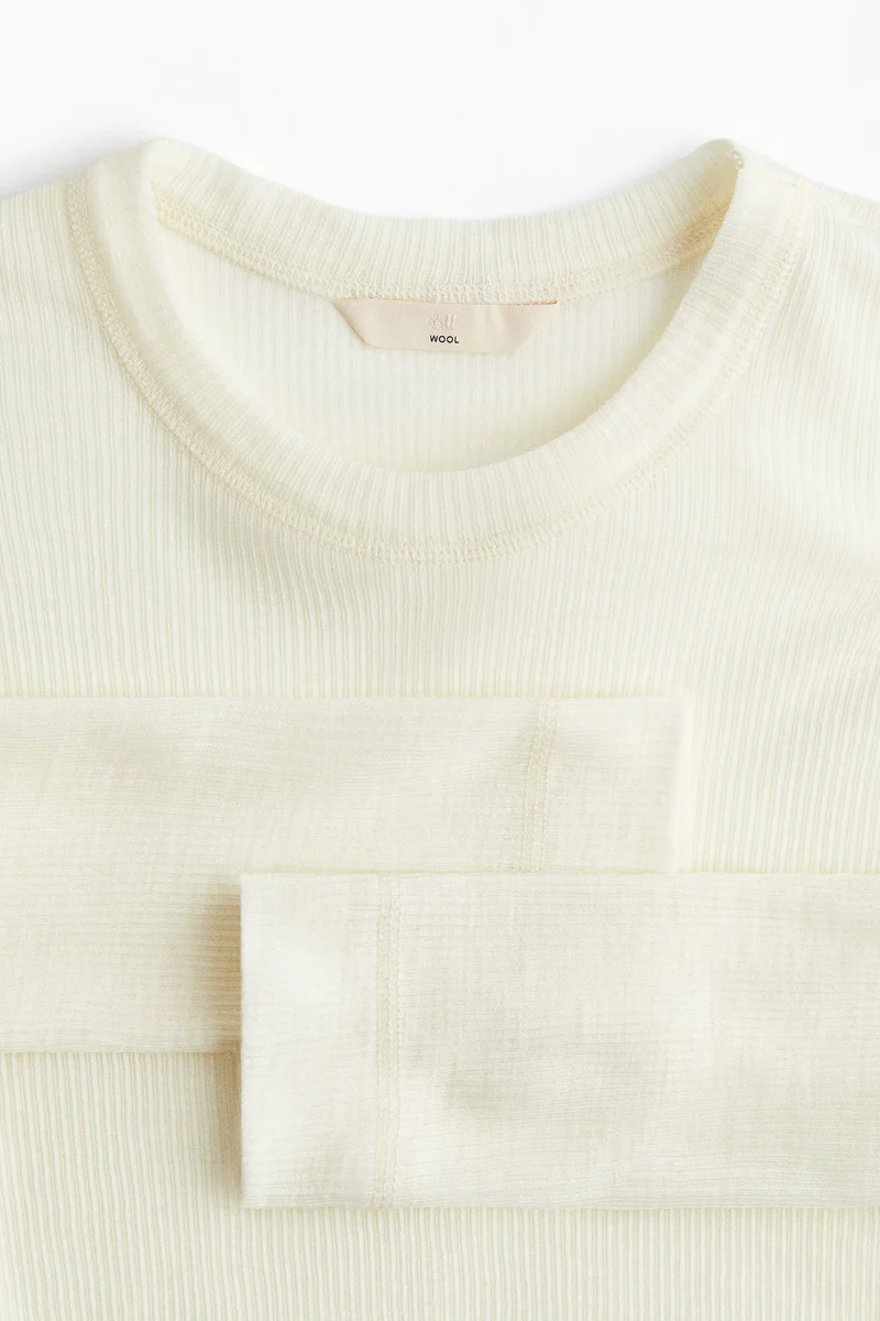 اتش اند ام بلوزة محبوكة بمرونة من الصوف