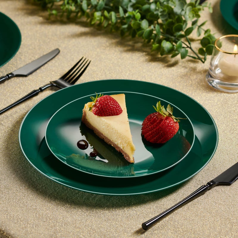 PLASTICPRO طقم أطباق بلاستيكية 64 قطعة لمناسبة عيد الميلاد يتضمن 32 طبقًا بحجم 7 بوصة و32 طبقًا بحجم 10 بوصة أطباق حفلات بلاستيكية خضراء بموضوع عيد الميلاد ثقيلة الوزن أنيقة قابلة للتخلص منها أدوات المائدة - Image 3