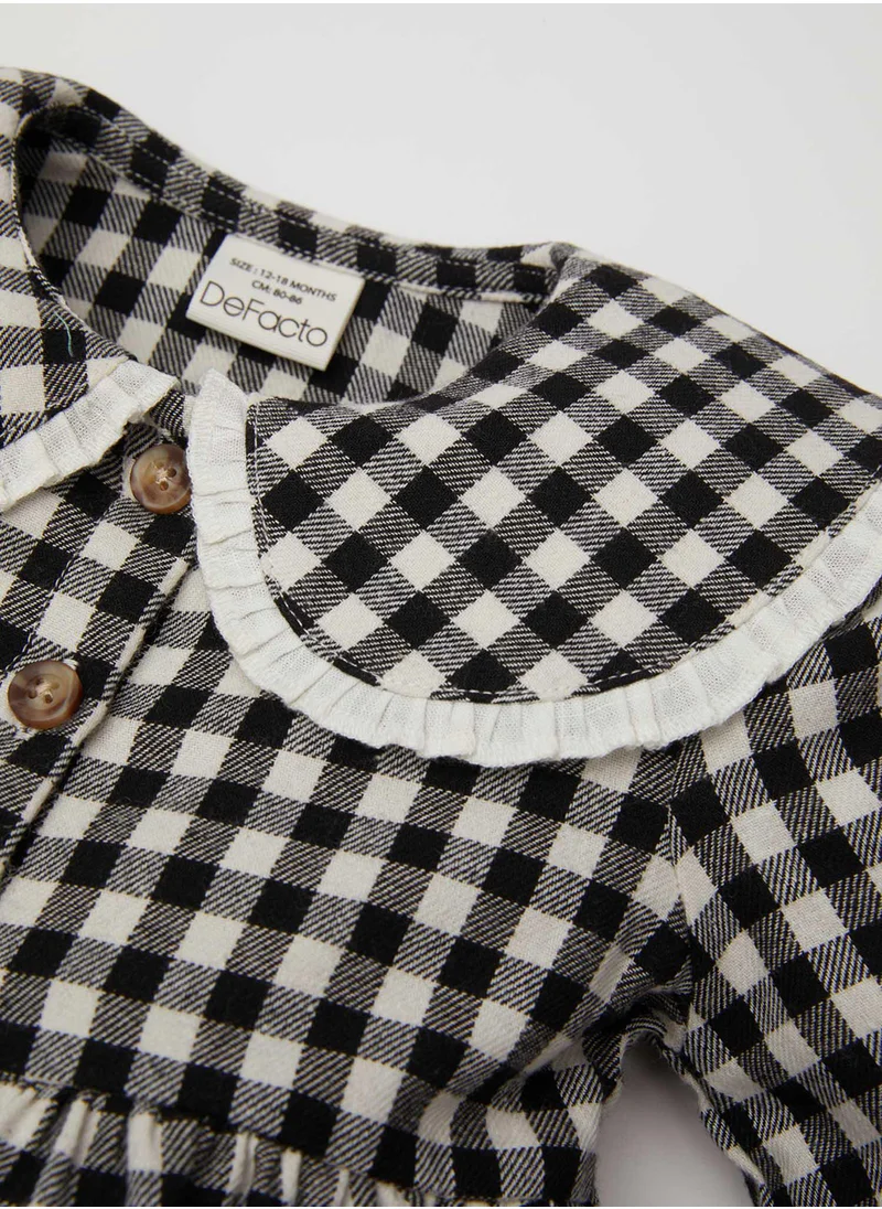 ديفاكتو Large Collar Plaid Pattern Button-Up Flannel Dress