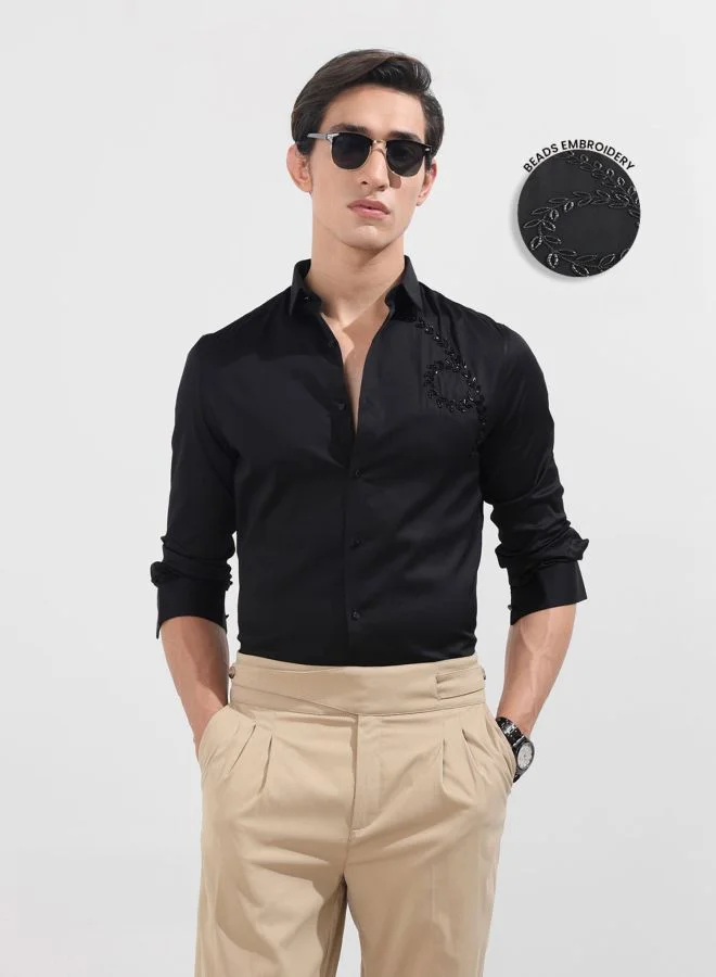 شركة المرآب الهندية Men Slim Fit Embroidered Cutaway Collar Full Sleeves Shirt