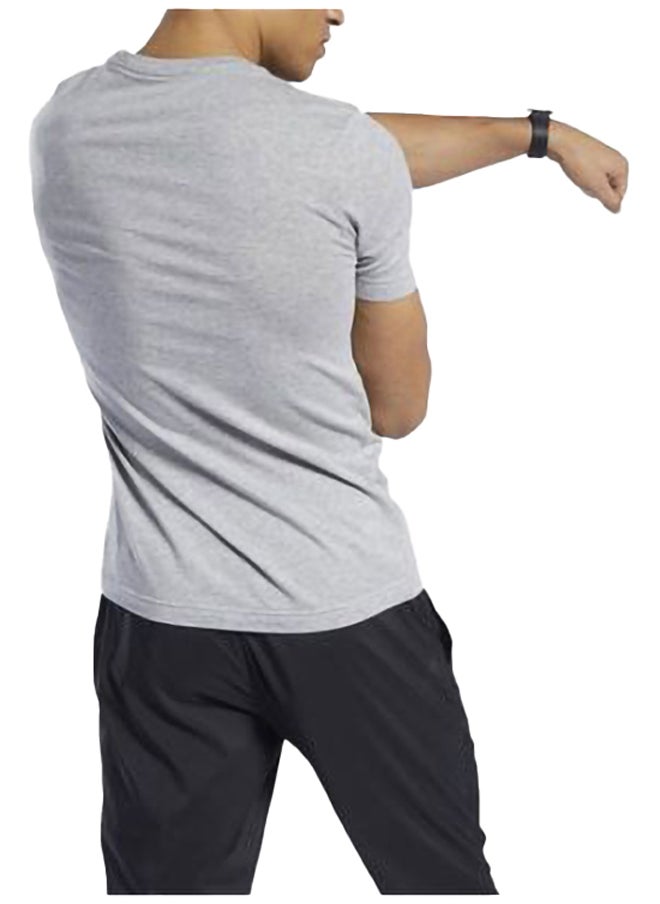 Reebok - Graphic Series Linear Logo T-Shirt - Image 1