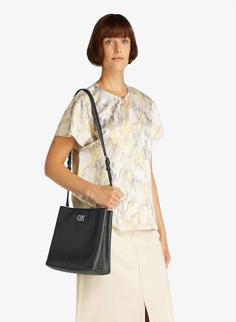 CALVIN KLEIN BUCKET BAG