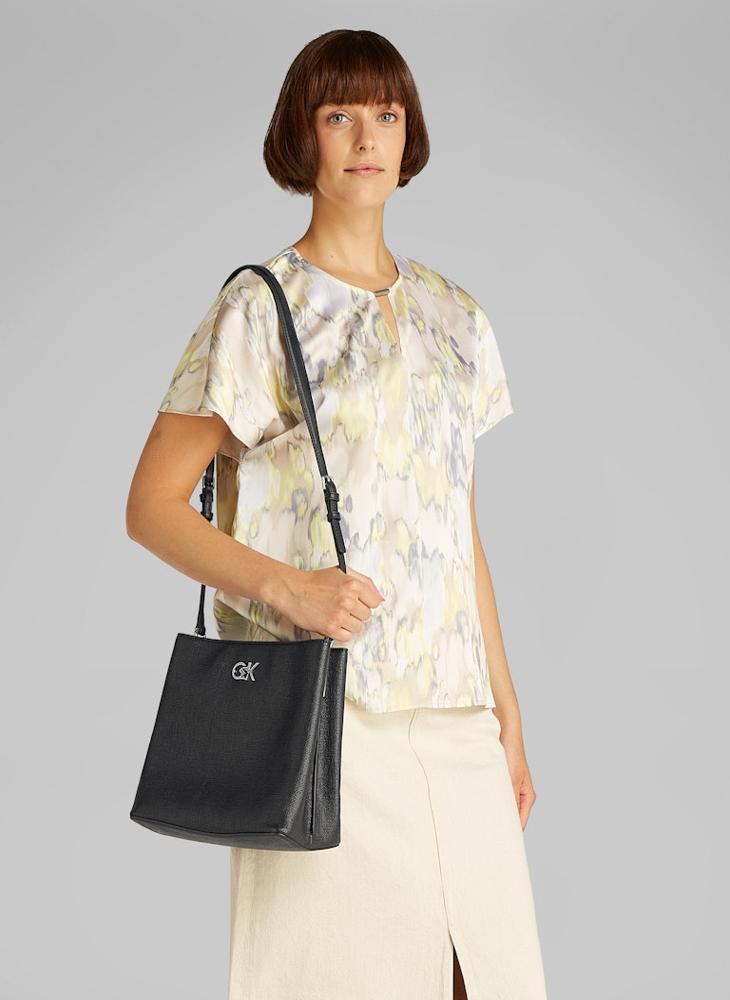 CALVIN KLEIN BUCKET BAG  - Image 5