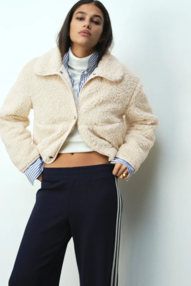 اتش اند ام جاكيت من نسيج تيدي بياقة