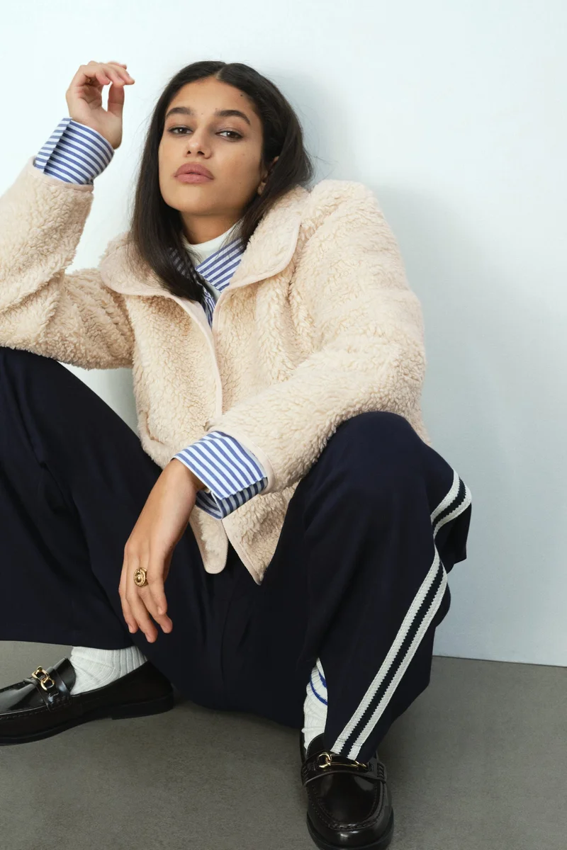 اتش اند ام جاكيت من نسيج تيدي بياقة