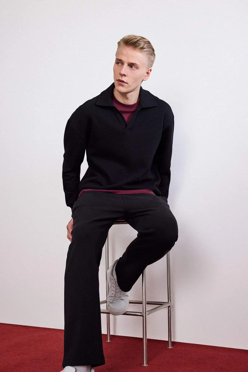 ديفاكتو Regular Fit Pocketed Straight Leg Sweatpants